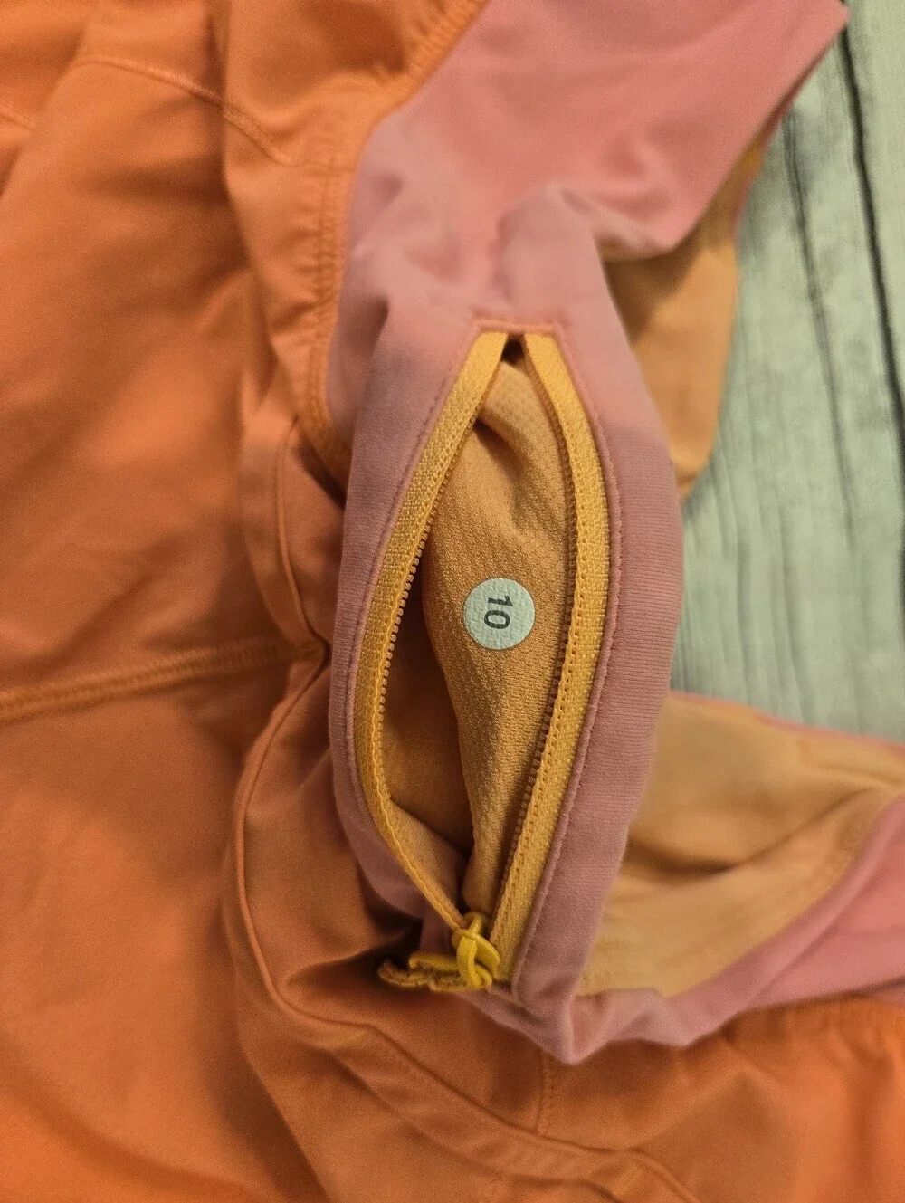 Lululemon Run Speed Shorts Coral Orange Pink Waistband Size 10 Zip Pocket